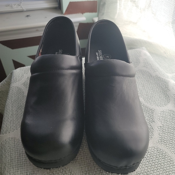 Skechers Women's Black Work Slip Resistant Slip On Clog Shoes 11 Nonslip - Picture 1 of 6